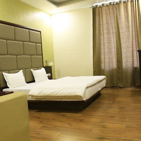 Hotel Radiant Inn Roorkee Exteriér fotografie