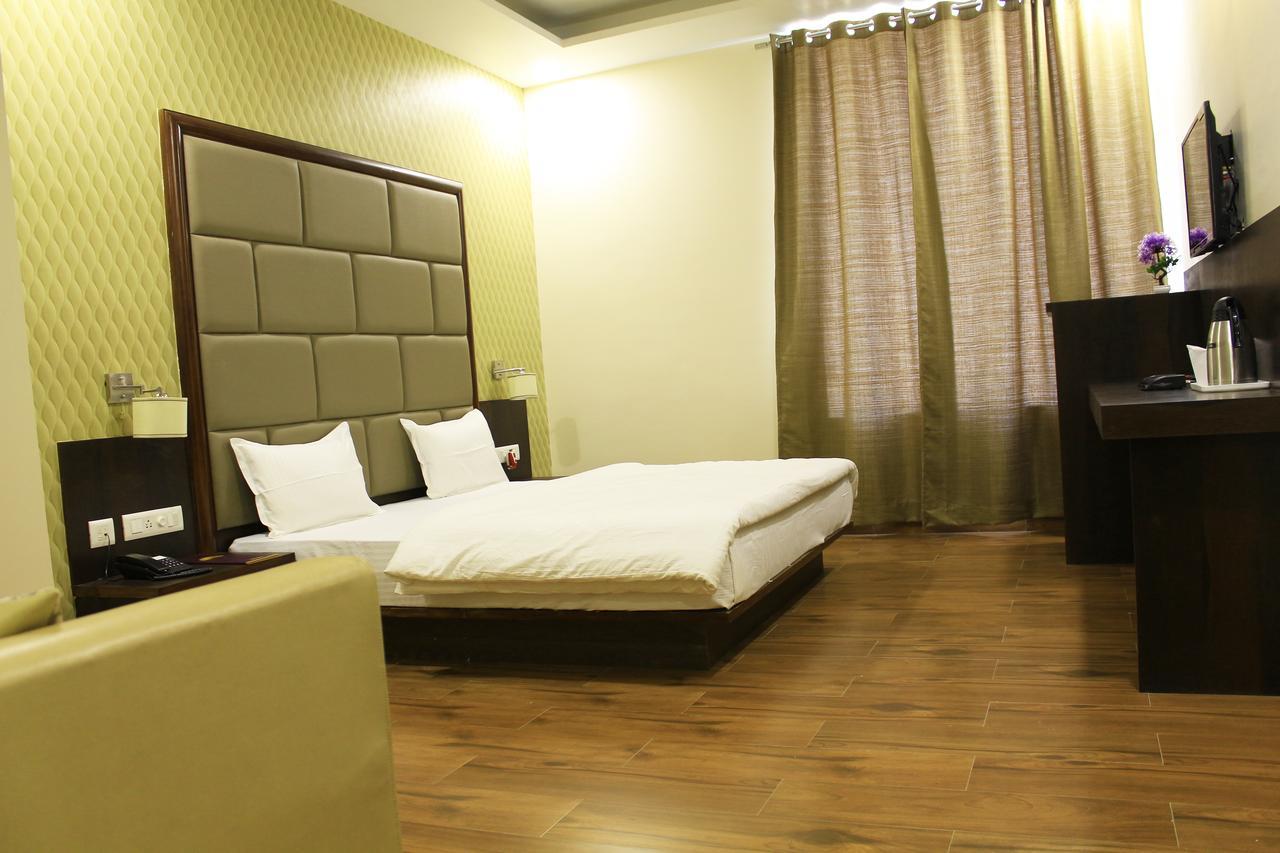 Hotel Radiant Inn Roorkee Exteriér fotografie