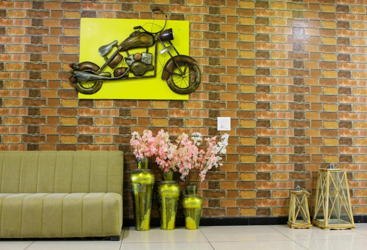 Hotel Radiant Inn Roorkee Exteriér fotografie